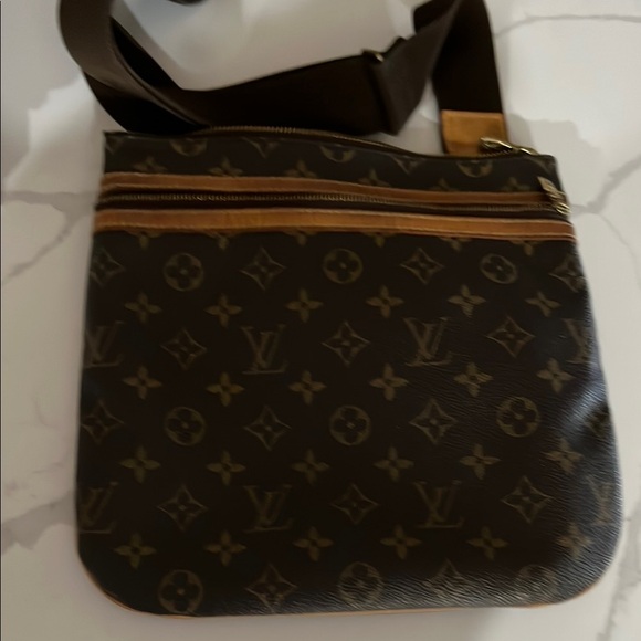 Louis Vuitton Brown Messenger Bag with Monogram Canvas - Picture 1 of 6